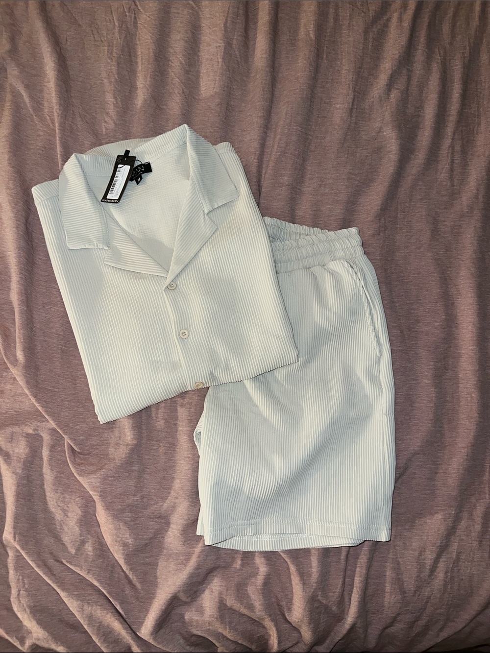 Boohoo Man Oversized Reverse Pleated Short Set - Picture 3 of 12